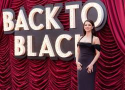 La actriz Marisa Abela, quien encarna a la recordada cantante Amy Winehouse, durante el estreno de la biopic Back to black.