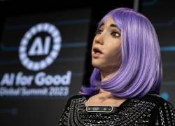La líder robótica de inteligencia artificial, Desdemona, de Hanson Robotics, se presenta durante la reunión más grande del mundo de robots humanoides como parte de la Cumbre Global AI for Good de la Unión Internacional de Telecomunicaciones (UIT) en Ginebra, el 5 de julio de 2023.