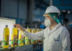 Corporación Azende es una empresa azuaya conocida principalmente por la elaboración del licor Zhumir. Ahora fortalecen su rediseñado producto Switch.