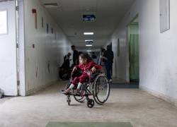 Siwar Mahdi Ali, niña palestina de seis años, en el Hospital Europeo de Khan Yunis, en el sur de la Franja de Gaza, el 26 de febrero de 2024.