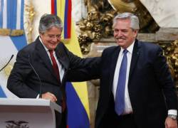 Lasso cuestiona al presidente de Argentina, Alberto Fernández, por su amistad con Rafael Correa