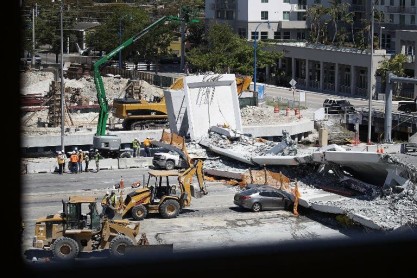 Impactantes imágenes del puente que colapsó en Miami