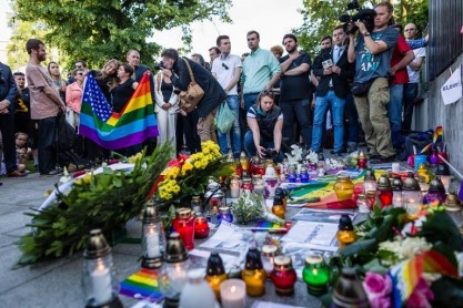 Homenaje mundial a las víctimas de la matanza en Orlando