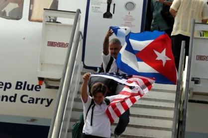 HISTÓRICO: ATERRIZÓ EN SUELO CUBANO EL PRIMER VUELO REGULAR CON EE.UU.