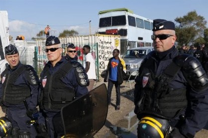 Segundo día de evacuación del campamento de Calais
