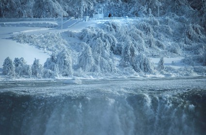 Cataratas del Niágara cubiertas de hielo