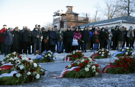 Homenaje a las víctimas del campo de exterminio nazi