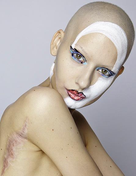$!Elizaveta Bulokhova, la modelo que venció el cáncer de mandíbula