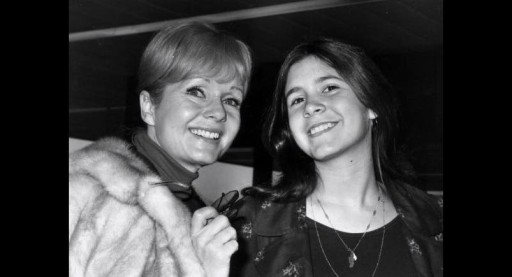 La luz de Debbie Reynolds se apaga, un día después del adiós de su hija Carrie Fisher