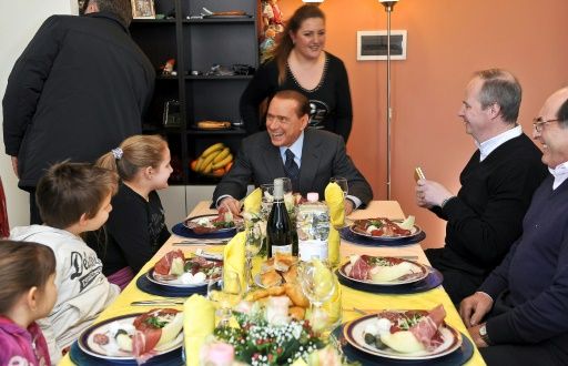 Berlusconi subasta en internet un almuerzo con él