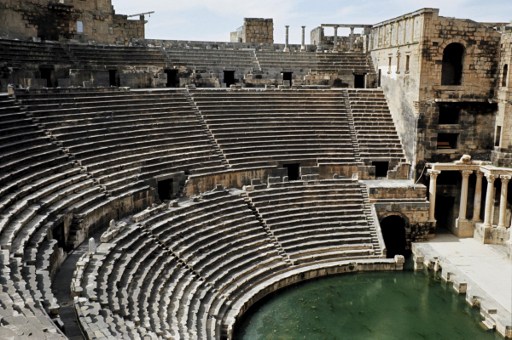 El EI dinamita parte del teatro romano y el Tetrapilón de Palmira