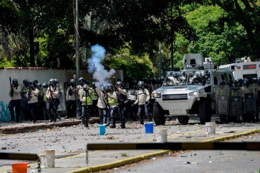 Maduro &quot;invita&quot; a opositores a reunión sobre Constituyente