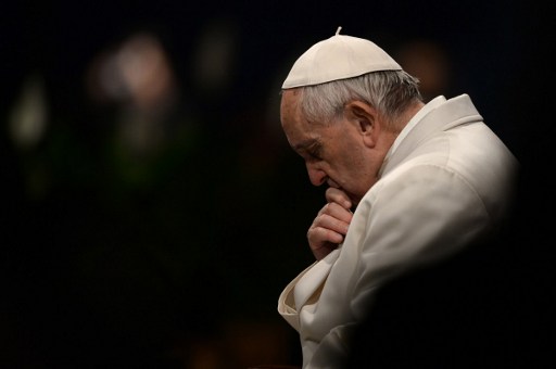 El papa denuncia la &quot;vergüenza&quot; de la destrucción en el mundo tras Via Crucis