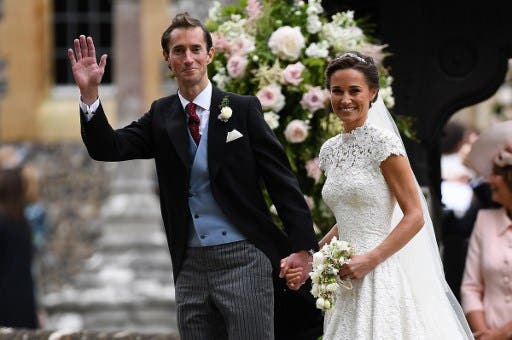 Una radiante Pippa Middleton se casó con el financiero James Matthews
