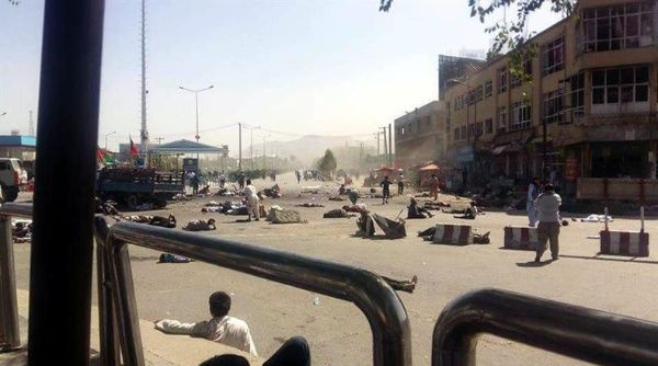 Al menos 21 muertos en doble atentado talibán en Kabul