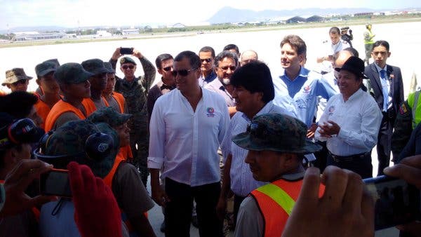 Evo Morales llega a Manta con ayuda humanitaria