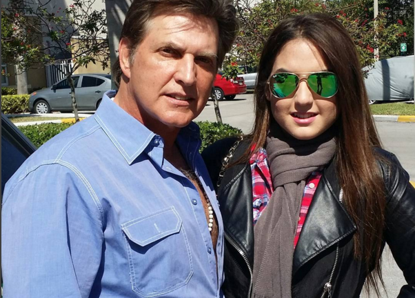 La hija del actor Víctor Cámara se toma Instagram