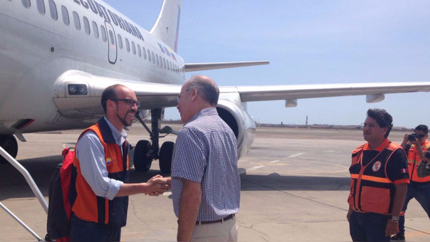 Llega a Perú avión de Ecuador con alimentos para damnificados