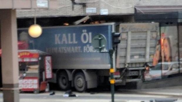 Varios muertos en atentado con camión en Estocolmo