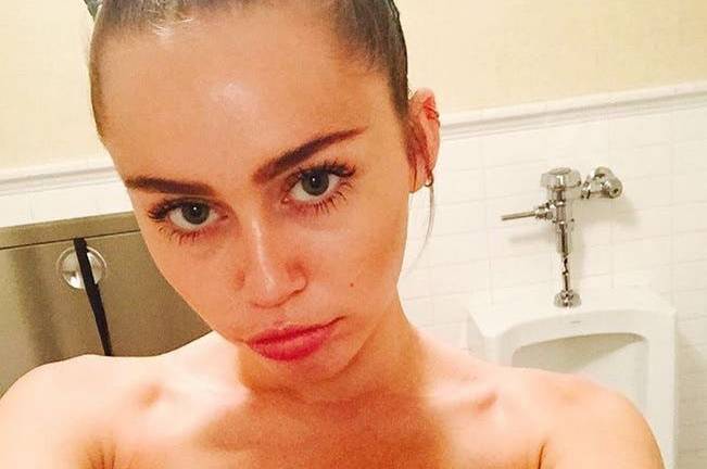 Miley Cyrus podría dar un concierto totalmente desnuda