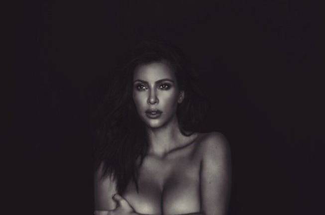 Kim Kardashian celebra Día de la Mujer con una sexy foto