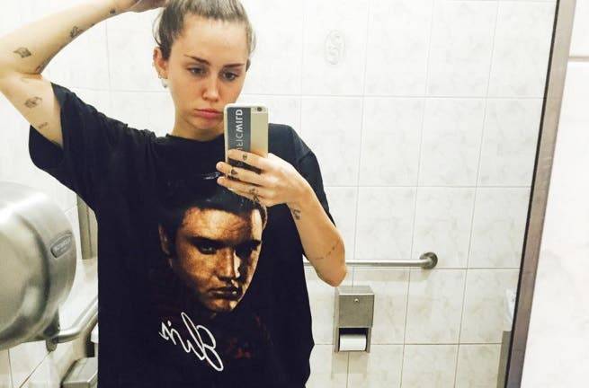 Miley Cyrus alarma a sus fans en Instagram por fotos