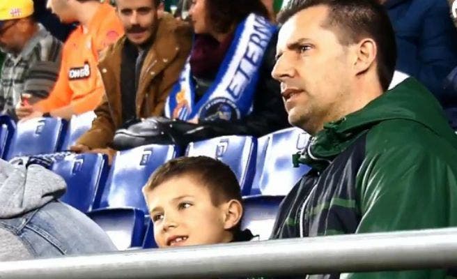 La increíble lección de un padre a su hijo en un partido de fútbol