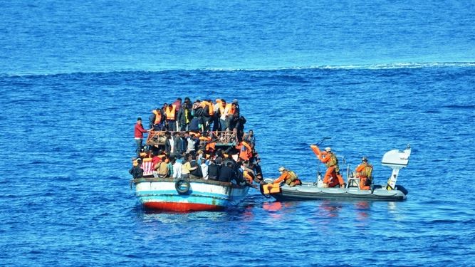 Rescatan a 83 migrantes frente a las costas españolas