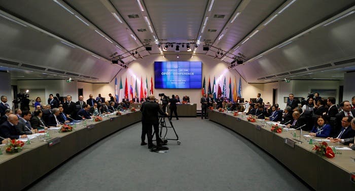 OPEP se reúne en Viena con idea de reducir oferta de crudo