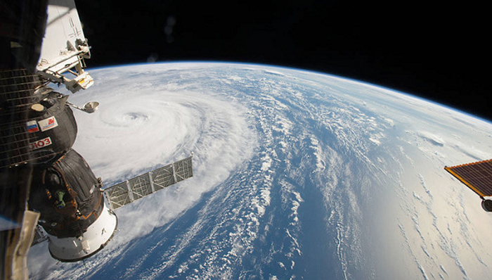 Captan un &#039;espeluznante rostro&#039; dentro del huracán Irma