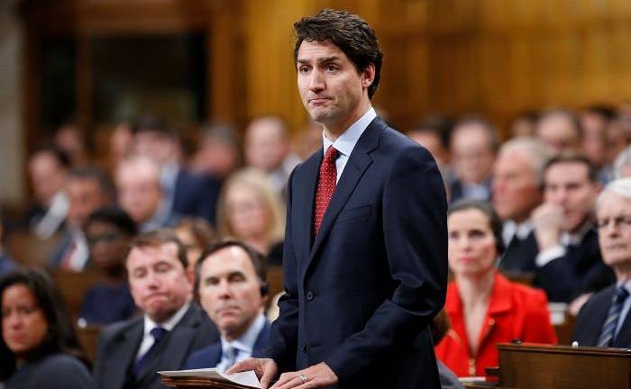 Trudeau reconforta a musulmanes canadienses tras atentado