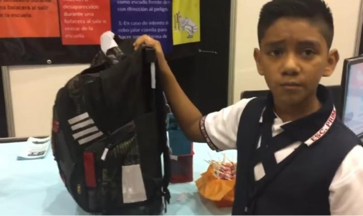 Niño mexicano diseña mochila antibalas &quot;para estar más tranquilo&quot;
