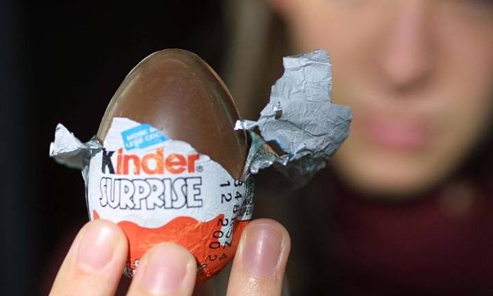 La sorpresa que nadie espera hallar en un chocolate