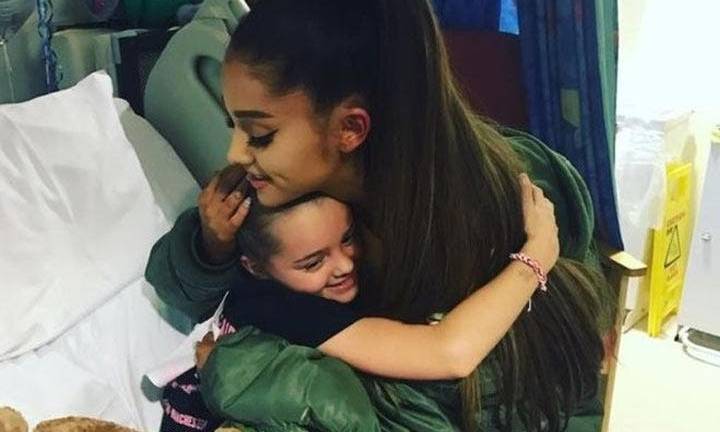 Ariana Grande visitó en el hospital a víctimas del atentado en Manchester