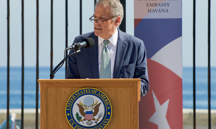 Obama nomina a embajador en Cuba tras medio siglo