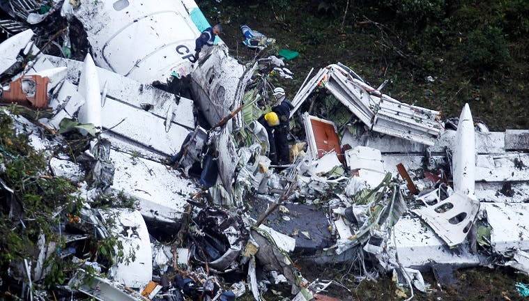 Funcionaria involucrada en accidente de avión deja Bolivia