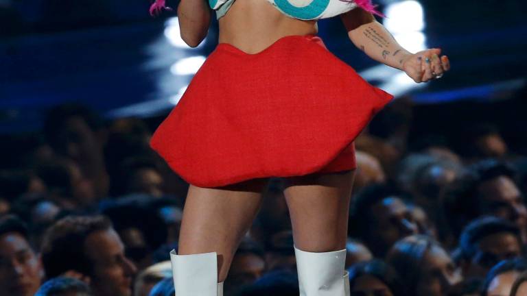 Los atrevidos y extravagantes trajes de Miley Cyrus