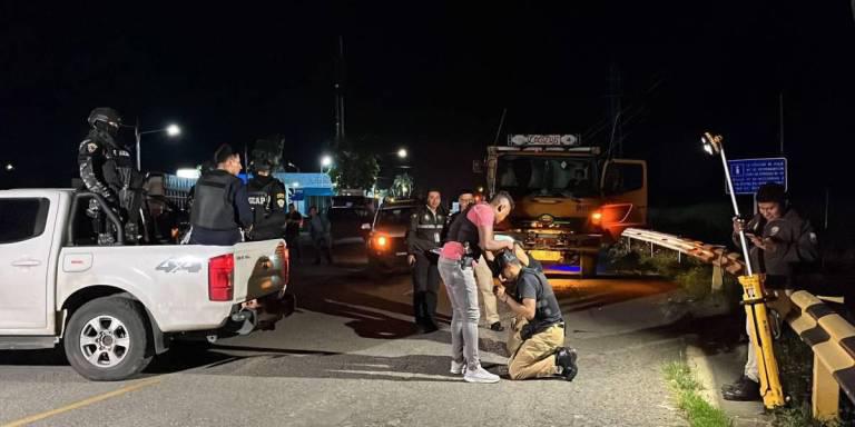 Segunda reconstrucción de los hechos del caso Malvinas. (Annabell Verdezoto - Ecuavisa) $!Segunda reconstrucción de los hechos del caso Malvinas. (Annabell Verdezoto - Ecuavisa)