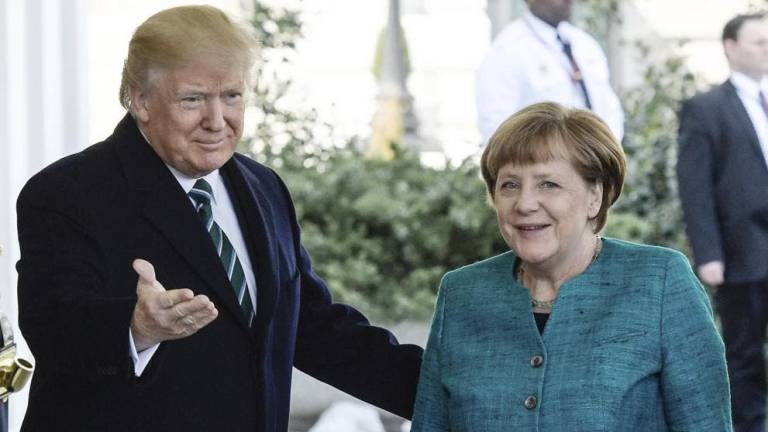 Angela Merkel y Donald Trump pasan un incómodo momento
