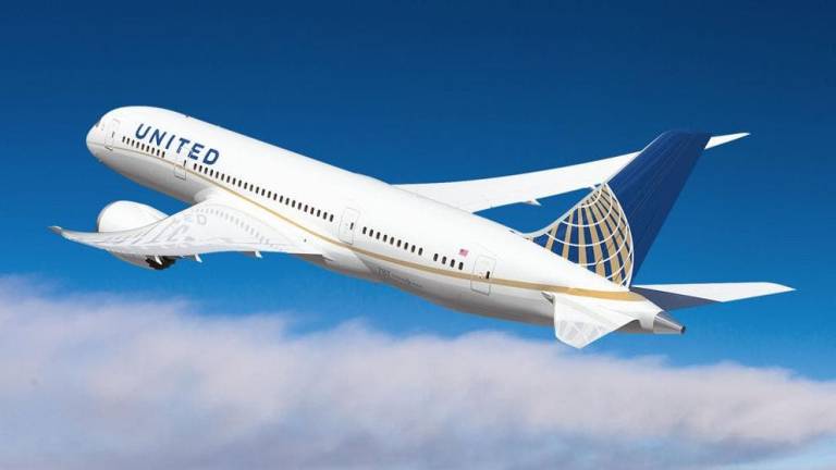 United Airlines se disculpa por echar a la fuerza a un pasajero