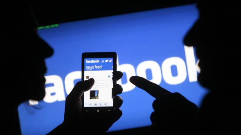 Facebook lanza su propio asistente virtual en EEUU