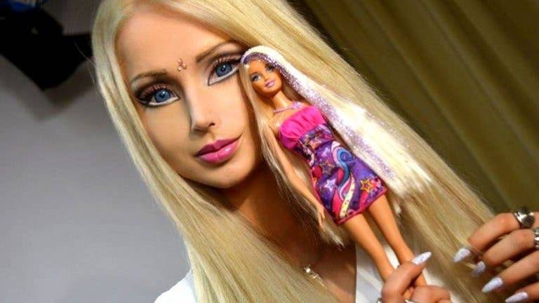 Revelan fotos de la &quot;Barbie humana&quot; antes de las operaciones