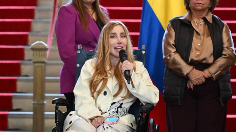 La ministra de Comercio de Colombia, Diana Morales (C), habla junto a la ministra de Relaciones Exteriores, Rosa Yolanda Villavicencio (D) y la viceministra de Energía, Karen Schutt. $!La ministra de Comercio de Colombia, Diana Morales (C), habla junto a la ministra de Relaciones Exteriores, Rosa Yolanda Villavicencio (D) y la viceministra de Energía, Karen Schutt.