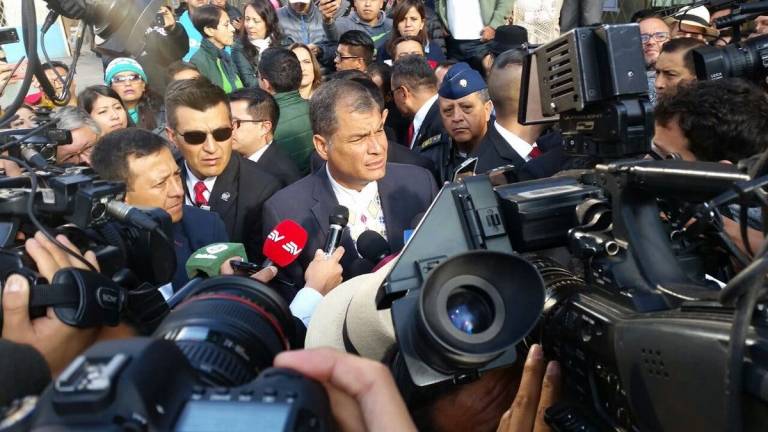 Según Correa, hay encuestas que dan triunfo en una vuelta al oficialismo