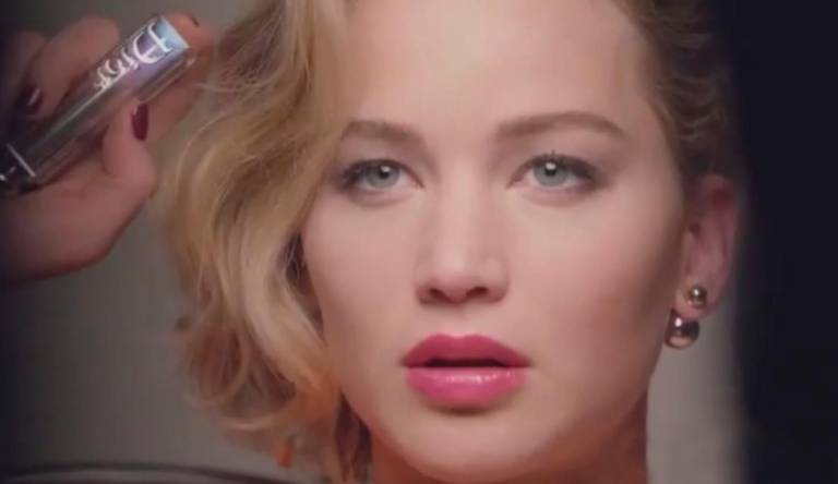 $!Jennifer Lawrence genera polémica en un comercial