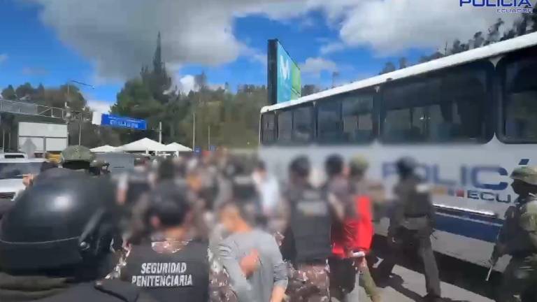 Ecuador arrancó con la repatriación de un grupo de presos colombianos: fueron entregados en la frontera