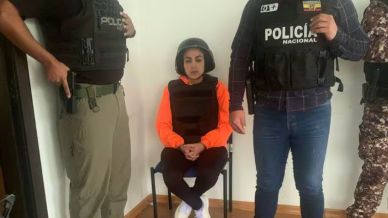 Fotografía de Mayra Salazar antes de su intervención en la audiencia de testimonios anticipados del Caso Metástasis, instalada este jueves.