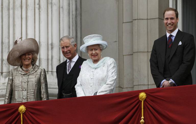 $!Celebración por el Jubileo de Diamante de la reina Isabel II en el años 2012, junto a su hijo Carlos, la entonces princesa Camila y el príncipe Guillermo.