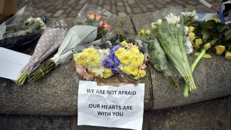 Turista de EE.UU. y mujer de Londres, víctimas de atentado
