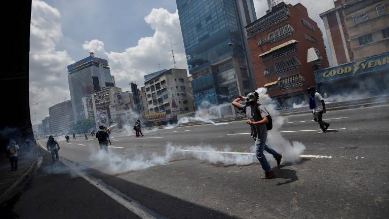 Estallan disturbios en megamarcha en Venezuela